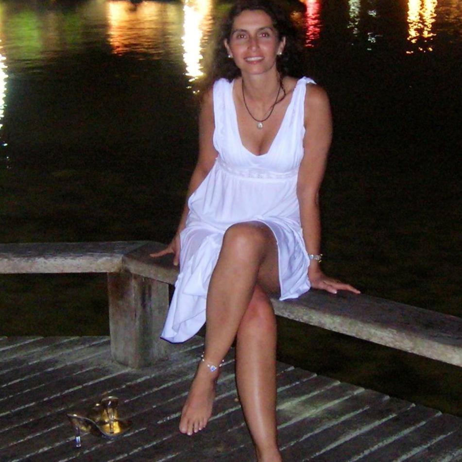 La vida es muy corta para no follarte a tus amigas — 28