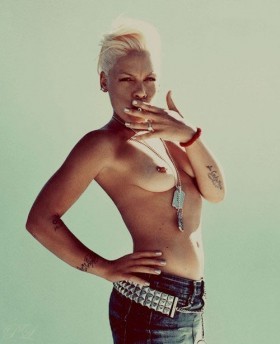 Topless Pictures Of Hot And Sexy Celebrities — 27