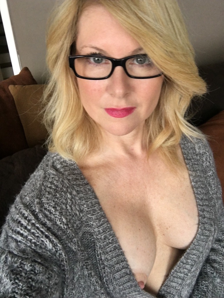 Mom bods and matures to edge to — 7